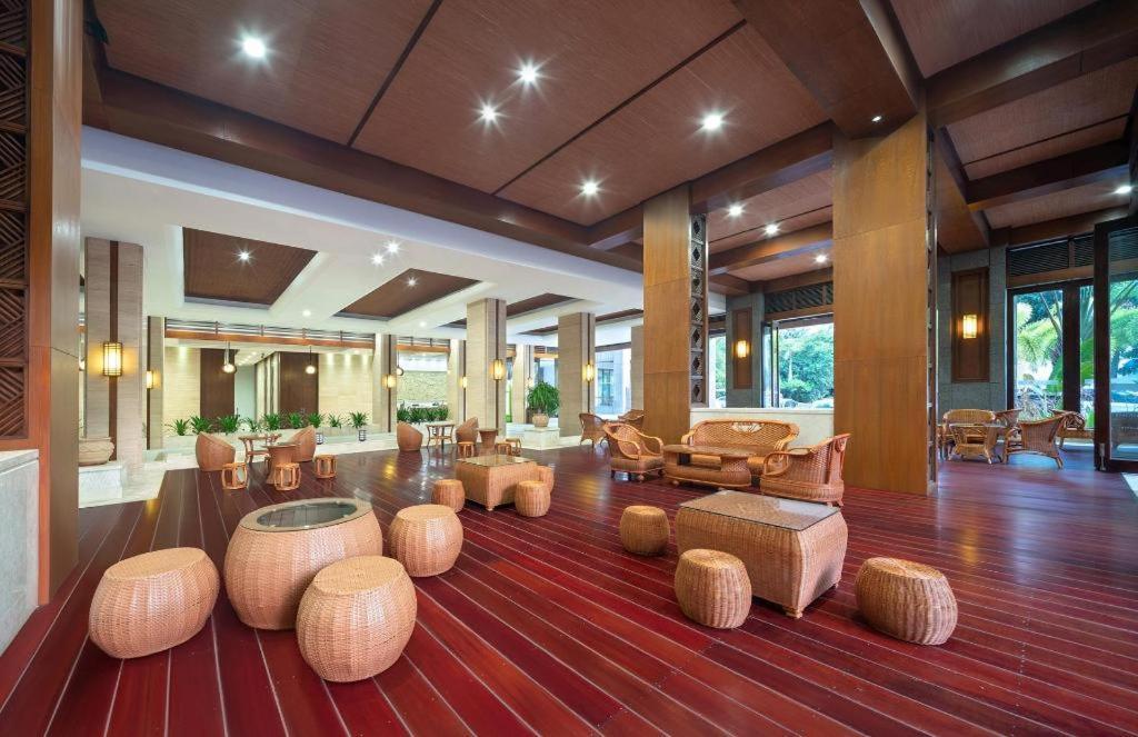 Sanya Shanghai Huating Boutique Resort Hotel Exterior photo