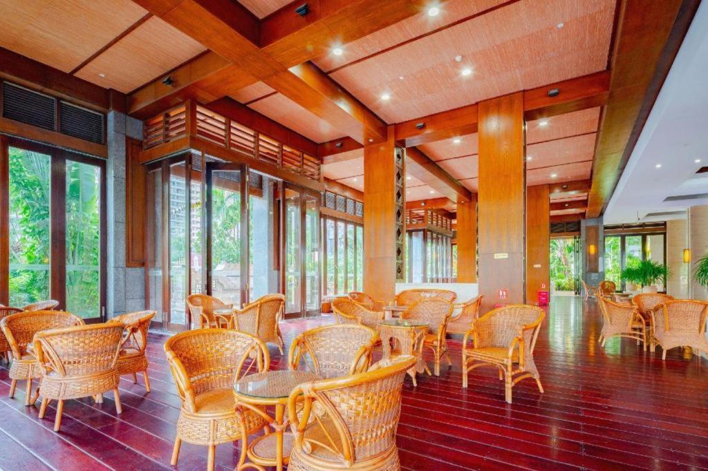 Sanya Shanghai Huating Boutique Resort Hotel Exterior photo