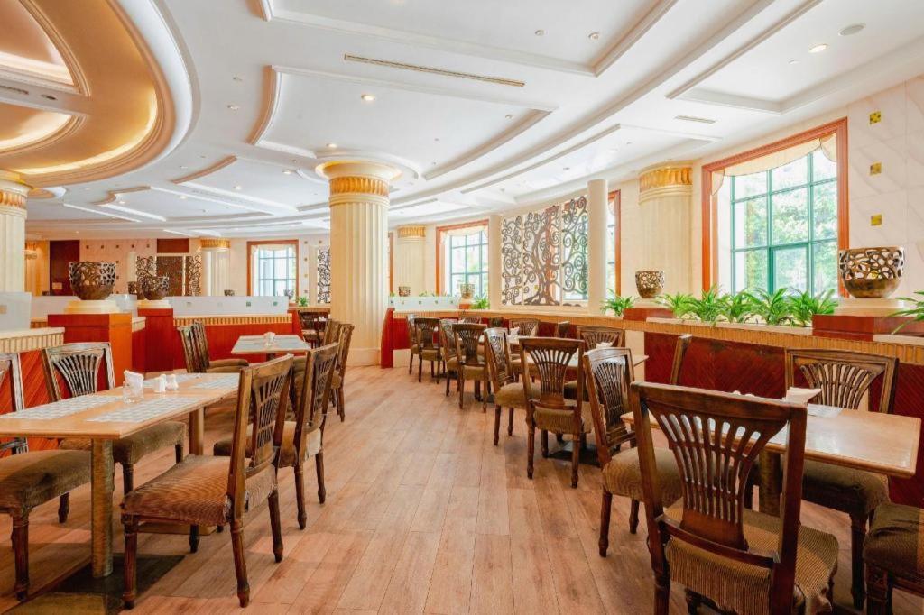 Sanya Shanghai Huating Boutique Resort Hotel Exterior photo